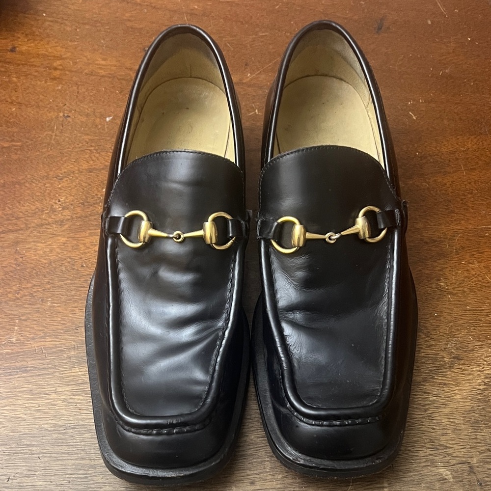 Gucci Black Leather Loafers with Gold Bit